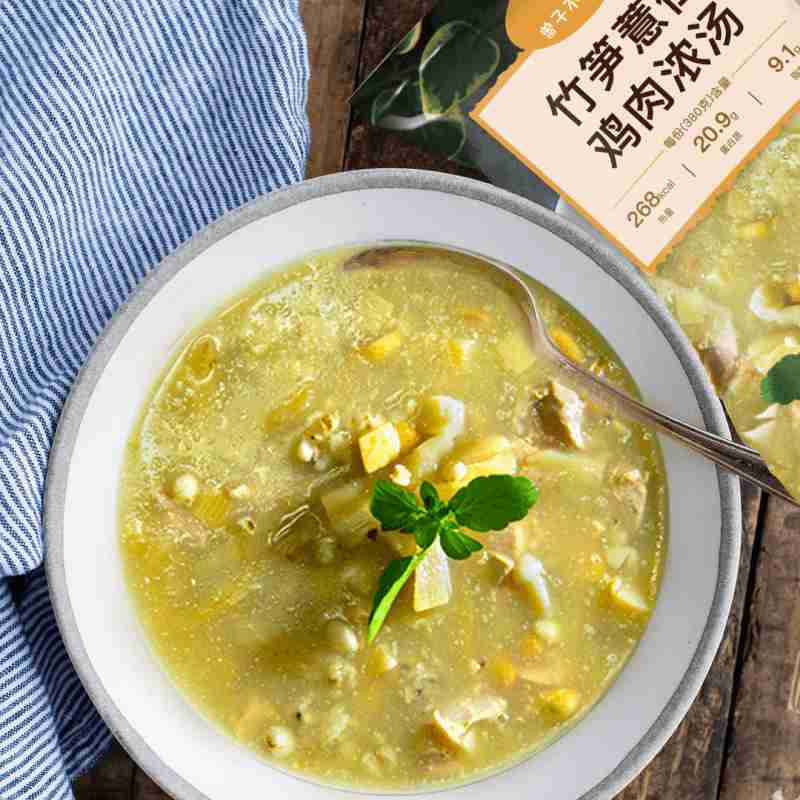 竹笋薏仁鸡肉浓汤